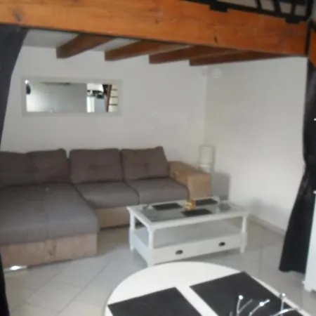 Le Clos Des Tracteurs D'antan Apartment *